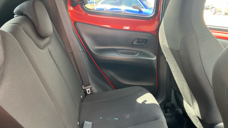 Toyota Aygo X 1.0 VVT-i Edge 5dr Petrol Hatchback